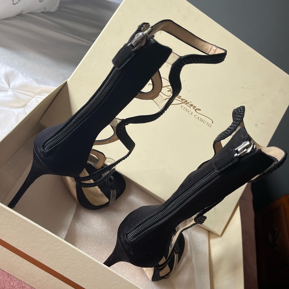 Heels - Picture 4 of 4